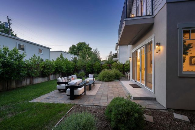 1909 Menalto Avenue, Menlo Park, CA 94025