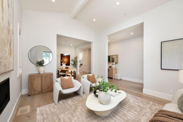 1909 Menalto Avenue, Menlo Park, CA 94025