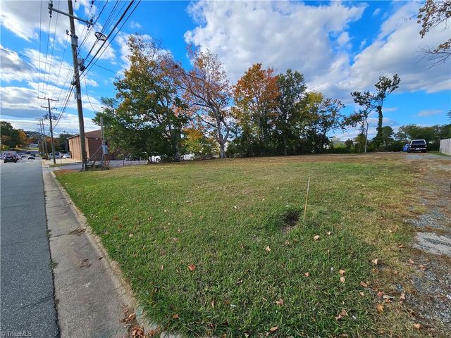 112 E Gilbreath Street, Graham, NC 27253