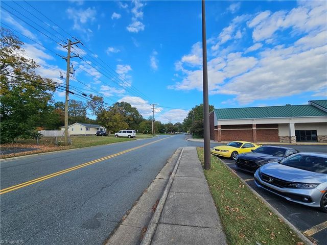 112 E Gilbreath Street, Graham, NC 27253