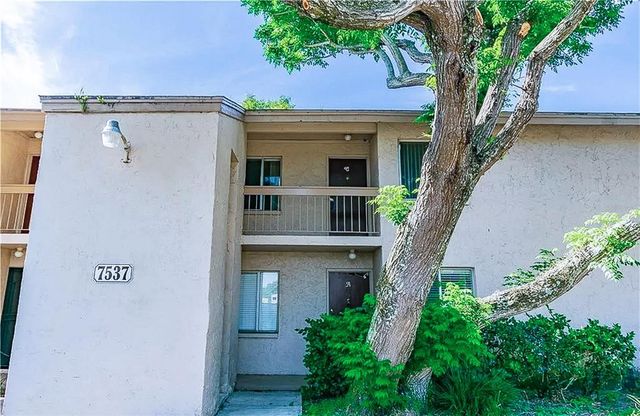 7537 PITCH PINE CIRCLE N C, Tampa, FL 33617