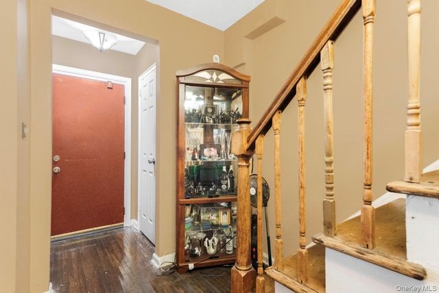 725 E 230th Street, Bronx, NY 10466