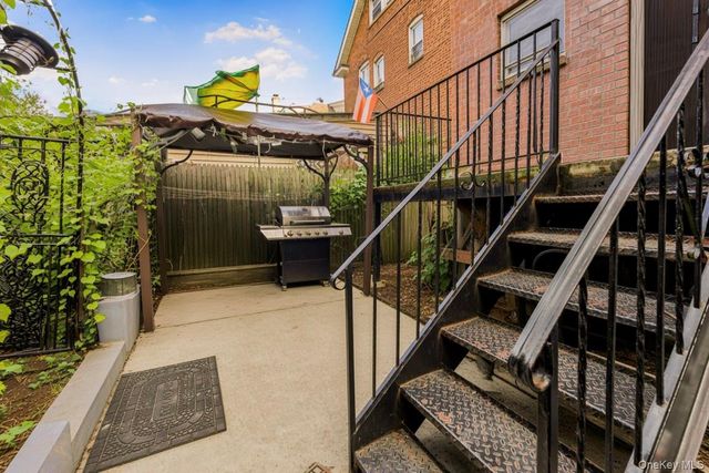 725 E 230th Street, Bronx, NY 10466