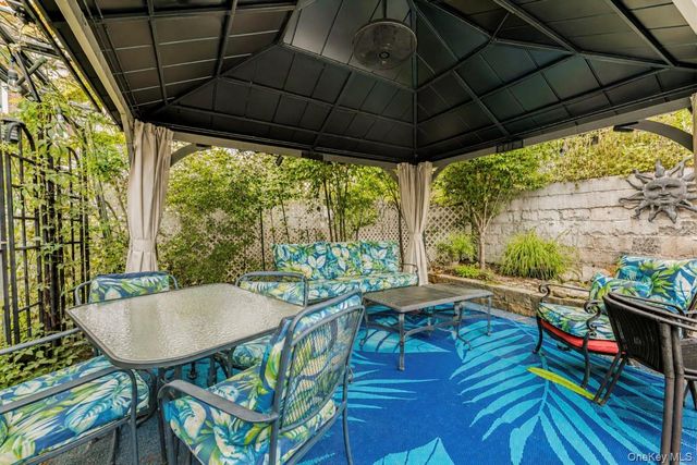 725 E 230th Street, Bronx, NY 10466