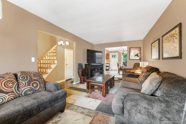 725 E 230th Street, Bronx, NY 10466