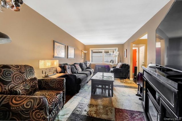 725 E 230th Street, Bronx, NY 10466
