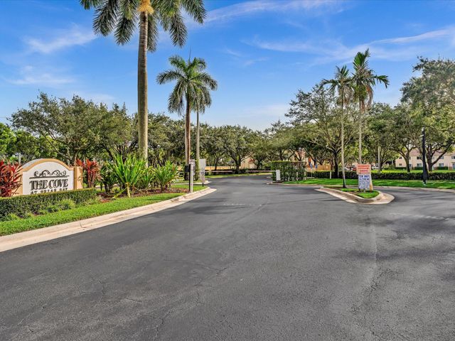 3504 BRIAR BAY Boulevard 204, West Palm Beach, FL 33411