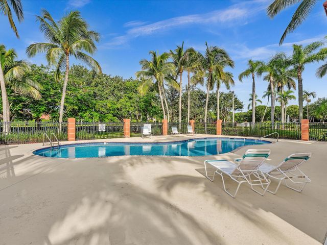 3504 BRIAR BAY Boulevard 204, West Palm Beach, FL 33411