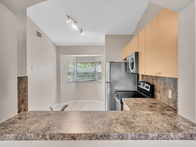 3504 BRIAR BAY Boulevard 204, West Palm Beach, FL 33411