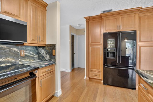 8680 SW 57th Court, Cooper City, FL 33328