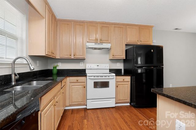 6238 King George Drive, Charlotte, NC 28213