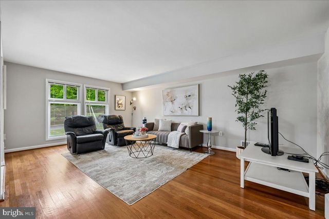 11518 CHARLTON DR, Silver Spring, MD 20902