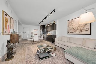 31 SE 6th St 304, Miami, FL 33131