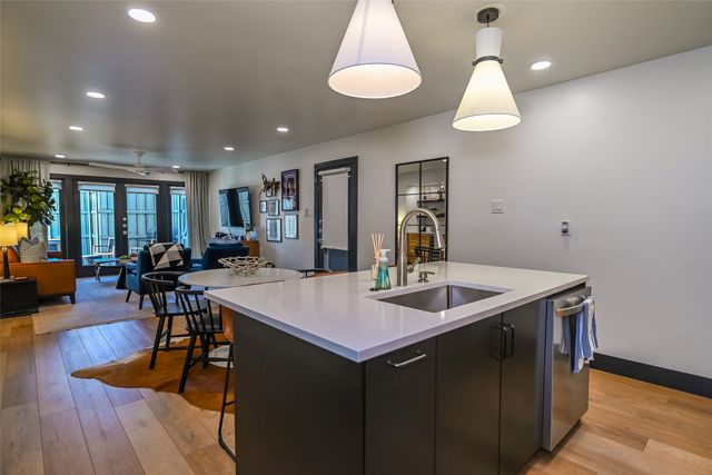 5911 E University Boulevard 108, Dallas, TX 75206