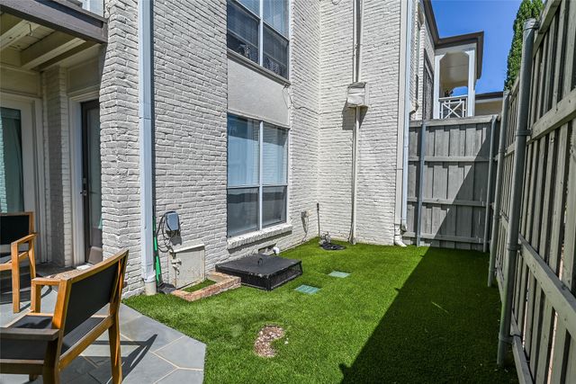 5911 E University Boulevard 108, Dallas, TX 75206