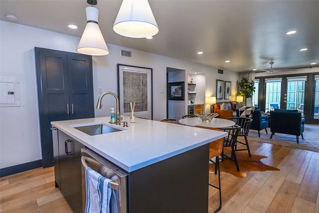 5911 E University Boulevard 108, Dallas, TX 75206