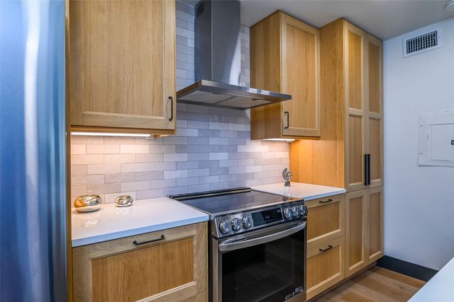 5911 E University Boulevard 108, Dallas, TX 75206