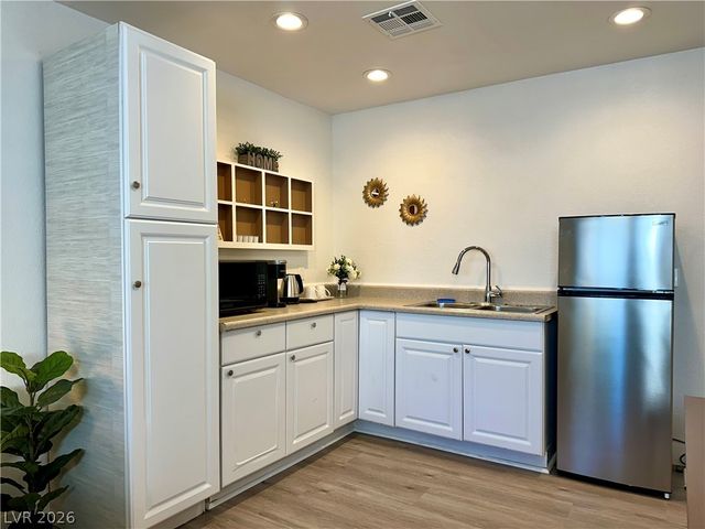 2064 East Viking Road, Las Vegas, NV 89169