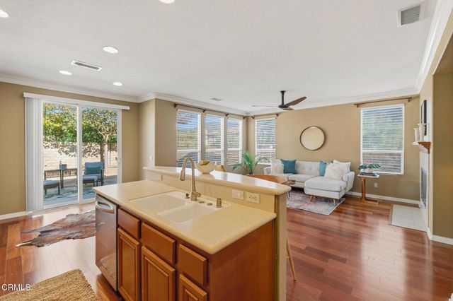 556 Knollwood Drive, Thousand Oaks, CA 91320