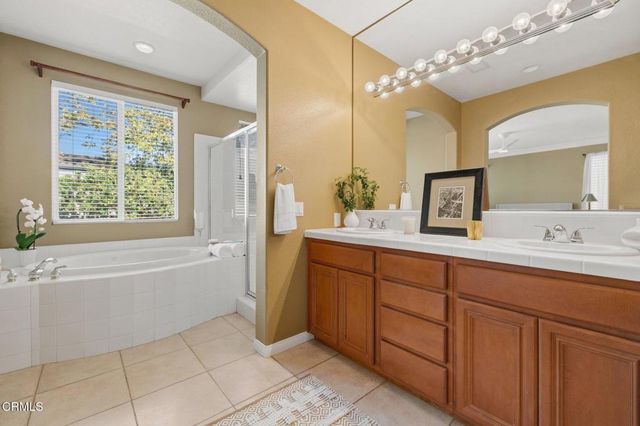556 Knollwood Drive, Thousand Oaks, CA 91320