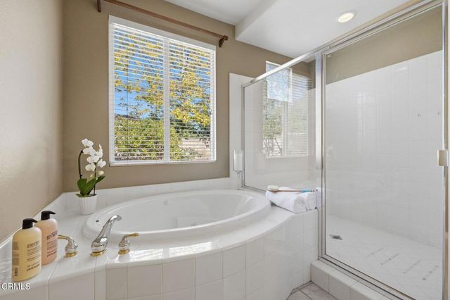 556 Knollwood Drive, Thousand Oaks, CA 91320