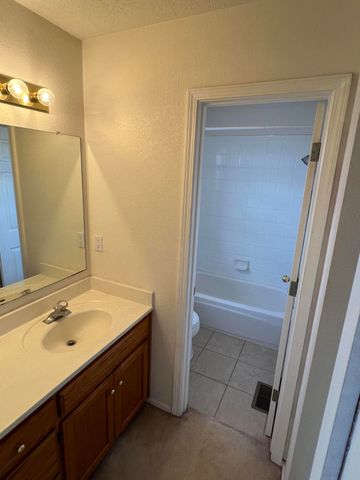 7316 Peregrine Road NE, Albuquerque, NM 87113