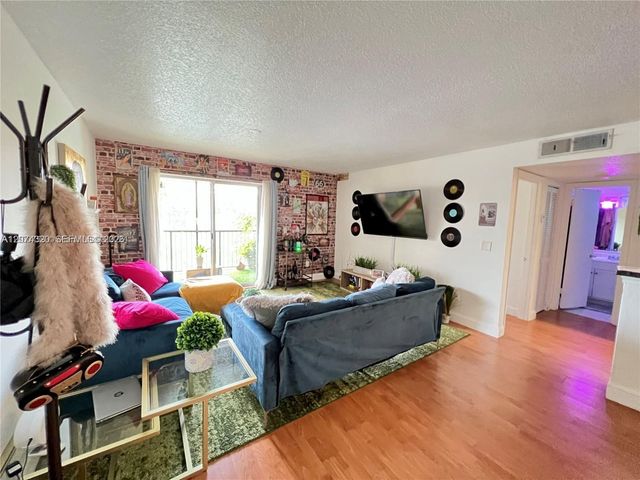 1229 SW 46th Avenue 408, Pompano Beach, FL 33069