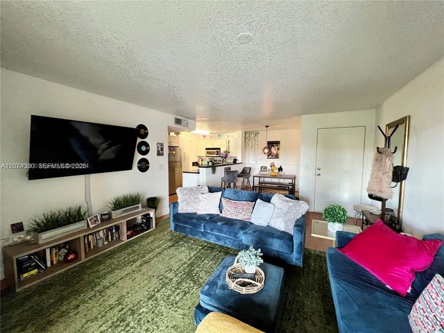 1229 SW 46th Avenue 408, Pompano Beach, FL 33069