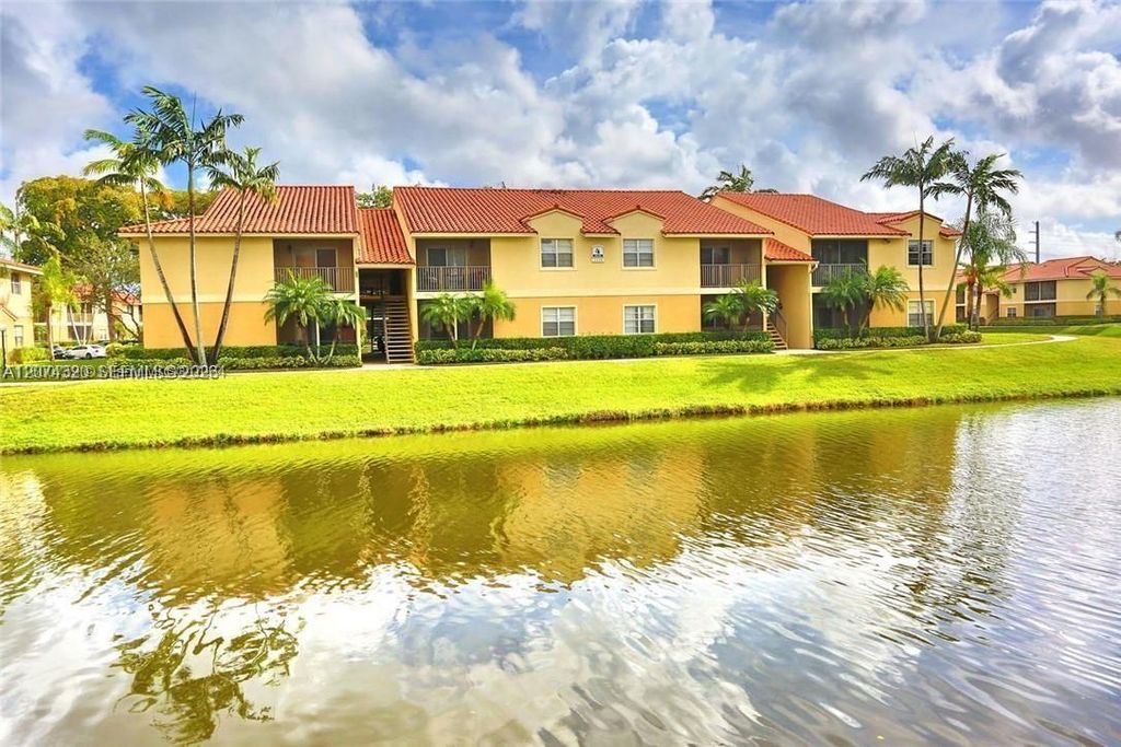 1229 SW 46th Avenue 408, Pompano Beach, FL 33069