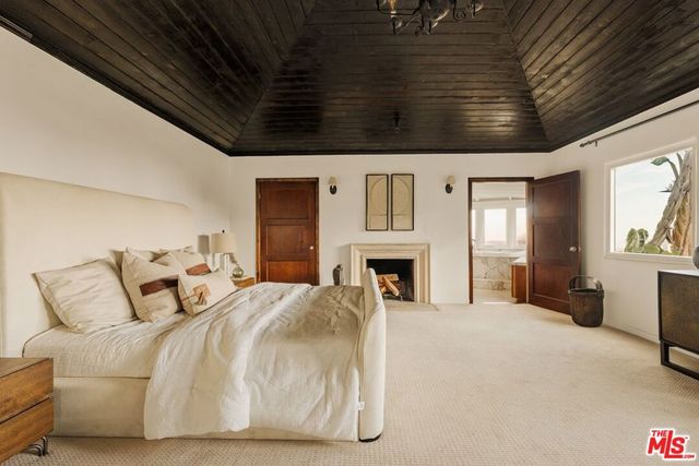 1454 Blueridge Drive, Los Angeles, CA 90210