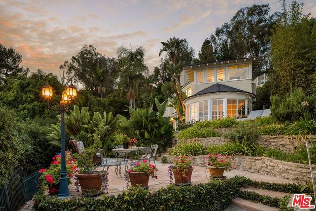1454 Blueridge Drive, Los Angeles, CA 90210