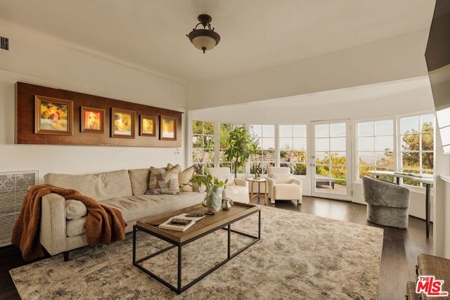 1454 Blueridge Drive, Los Angeles, CA 90210