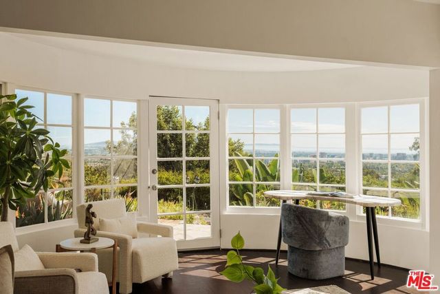 1454 Blueridge Drive, Los Angeles, CA 90210