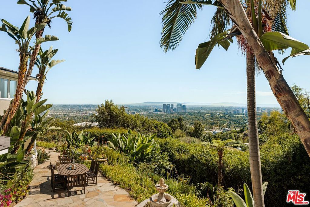 1454 Blueridge Drive, Los Angeles, CA 90210 — photo 2