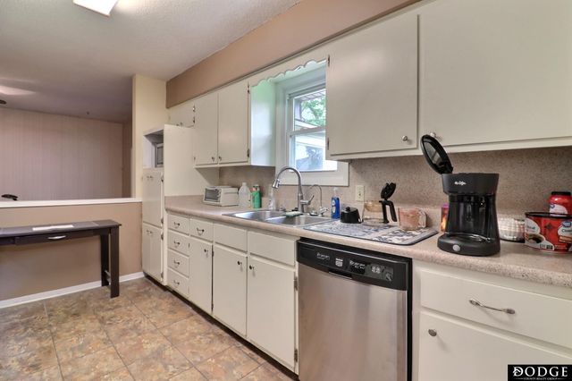 1412 Jones Drive, Fremont, NE 68025