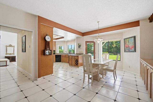 2416 Stonebrook Dr, Modesto, CA 95355
