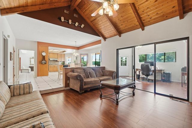 2416 Stonebrook Dr, Modesto, CA 95355