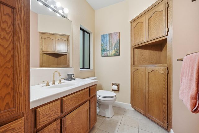 2416 Stonebrook Dr, Modesto, CA 95355