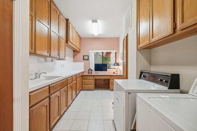 2416 Stonebrook Dr, Modesto, CA 95355