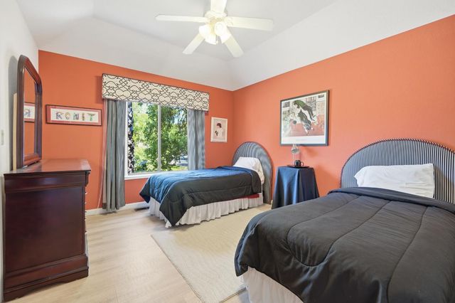 2416 Stonebrook Dr, Modesto, CA 95355