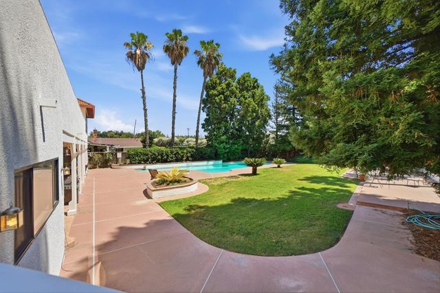 2416 Stonebrook Dr, Modesto, CA 95355