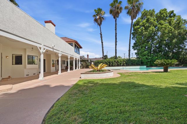 2416 Stonebrook Dr, Modesto, CA 95355