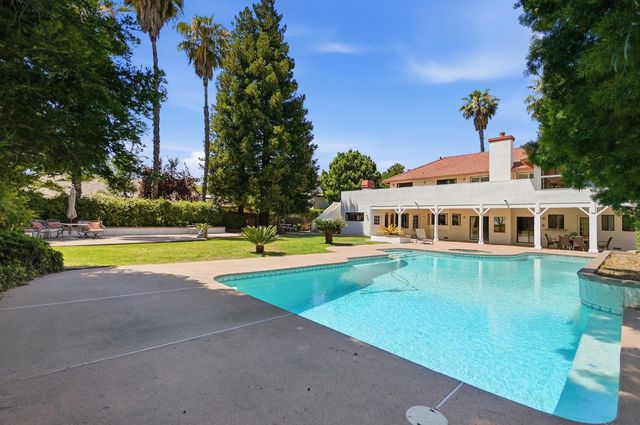 2416 Stonebrook Dr, Modesto, CA 95355