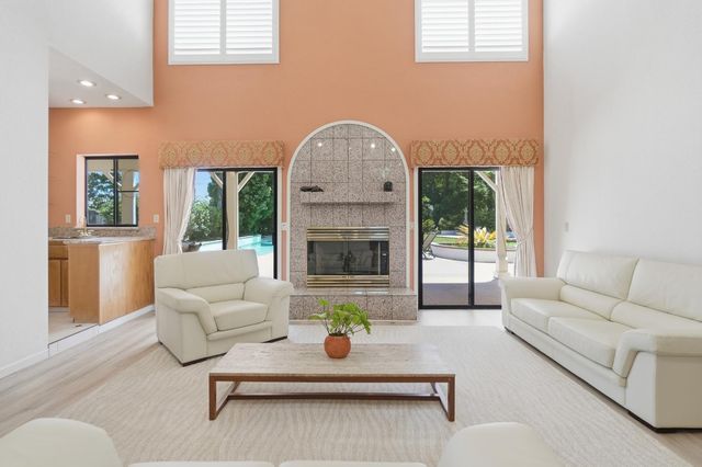 2416 Stonebrook Dr, Modesto, CA 95355
