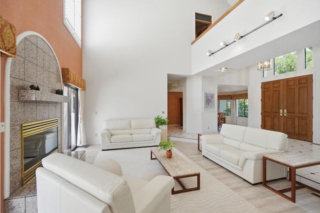 2416 Stonebrook Dr, Modesto, CA 95355