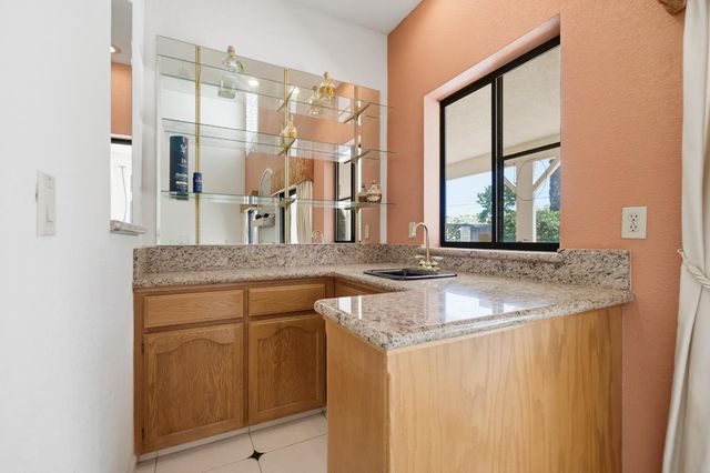 2416 Stonebrook Dr, Modesto, CA 95355