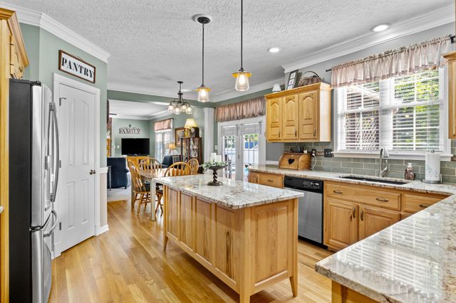 180 Casa Landa Way, Winchester, KY 40391