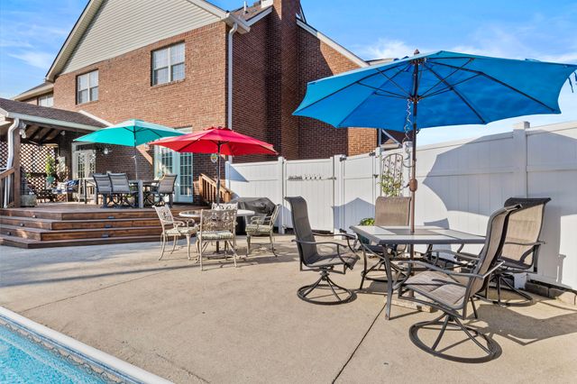 180 Casa Landa Way, Winchester, KY 40391