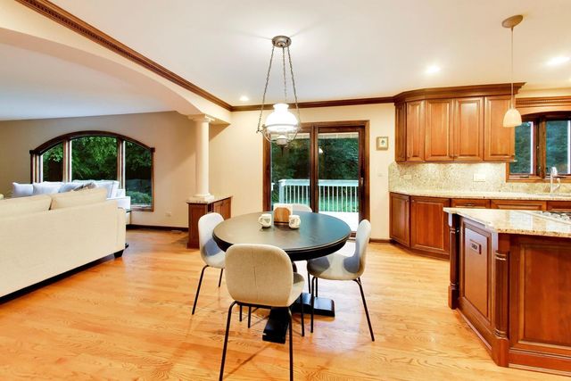 2302 Lisa Court, Palatine, IL 60067