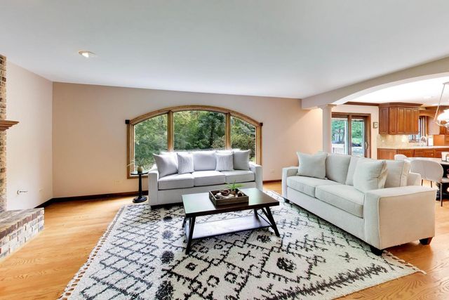 2302 Lisa Court, Palatine, IL 60067